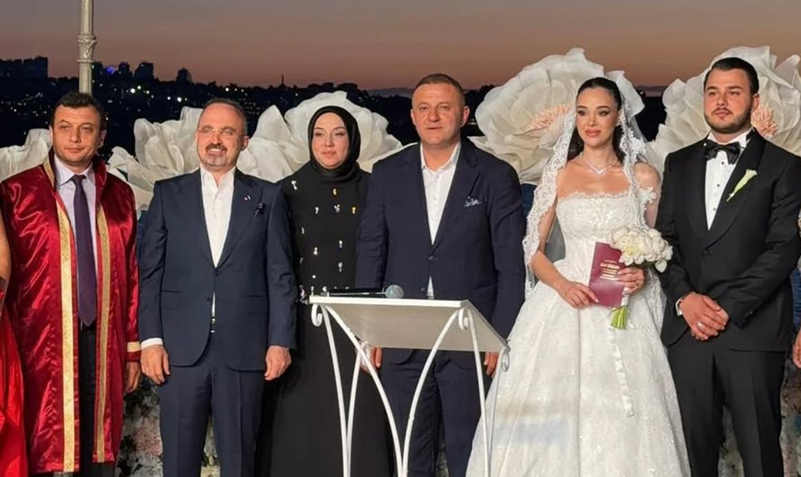 Başkan Yüksek’in oğlu dünyaevine girdi!