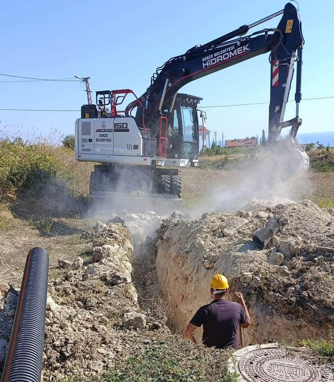 Gerze’ de altyapı çalışmaları sürüyor